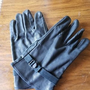 Leather gloves